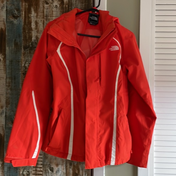 The North Face outer layer jacket (only) from tri-climate - Picture 10 of 10